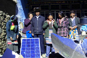 向西藏捐贈400萬元太陽能系列